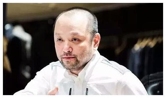 的生意越做越大,竟然做出了翻脸不认人的事情,沈家伟提出两个公司合作