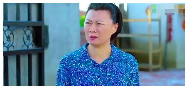 乡村爱情中永强的妈妈,戏里戏外反差有多大?本人漂亮又时尚