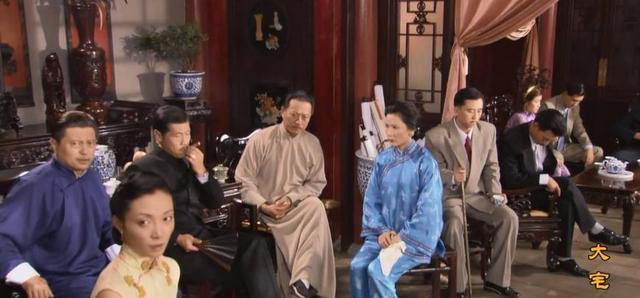 像样人才都没有,白敬功一个人打理济南阿胶那就是被白七爷赶鸭子上架