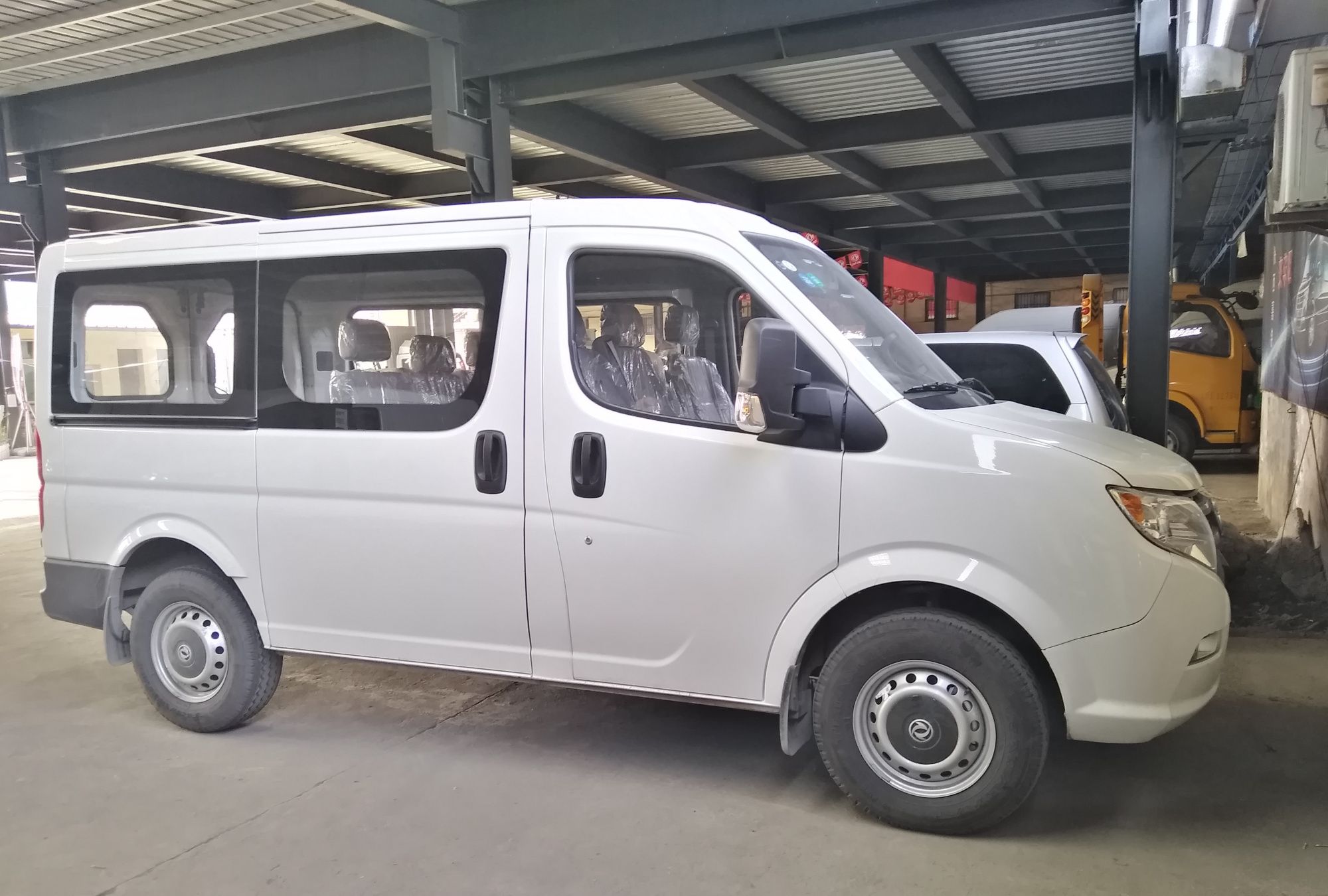 不请自到,房车小白看到了短轴超低顶的东风御风