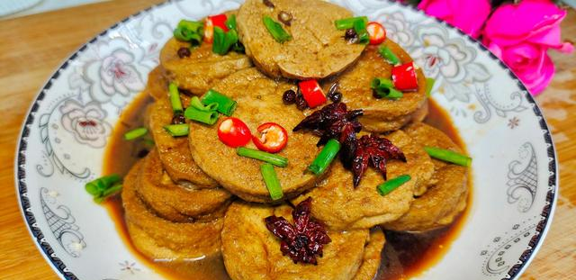 素鸡不用炒着吃简单4步比红烧肉好吃软嫩多汁吃一次忘不掉