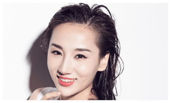 演技出众的高洋,拥有着江南女孩的温柔,性格却特别直爽