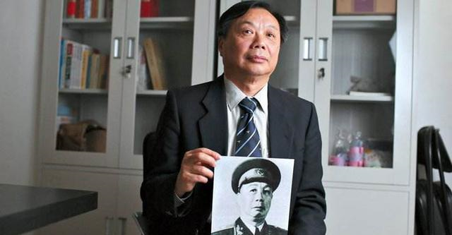 去地方开会有警车开道,他气得直接撵走|陈人康|儿子|陈士_新浪新闻
