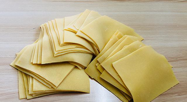 教你做纯蛋皮制作的鲜肉小馄饨皮薄馅香可当早餐也可作夜宵