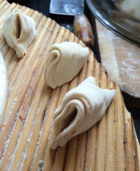 这样做的花卷，在我们就太受欢迎了，就连挑食的孩子也说太好吃！休闲区蓝鸢梦想 - Www.slyday.coM