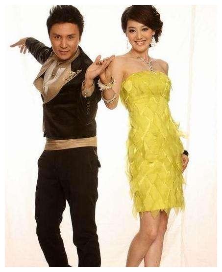 与李咏搭档央视主持人走红的王冠,被"辞退"后回原单位失去人气