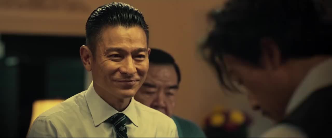 追龙雷洛眼里只有阿豪也站在阿豪这边