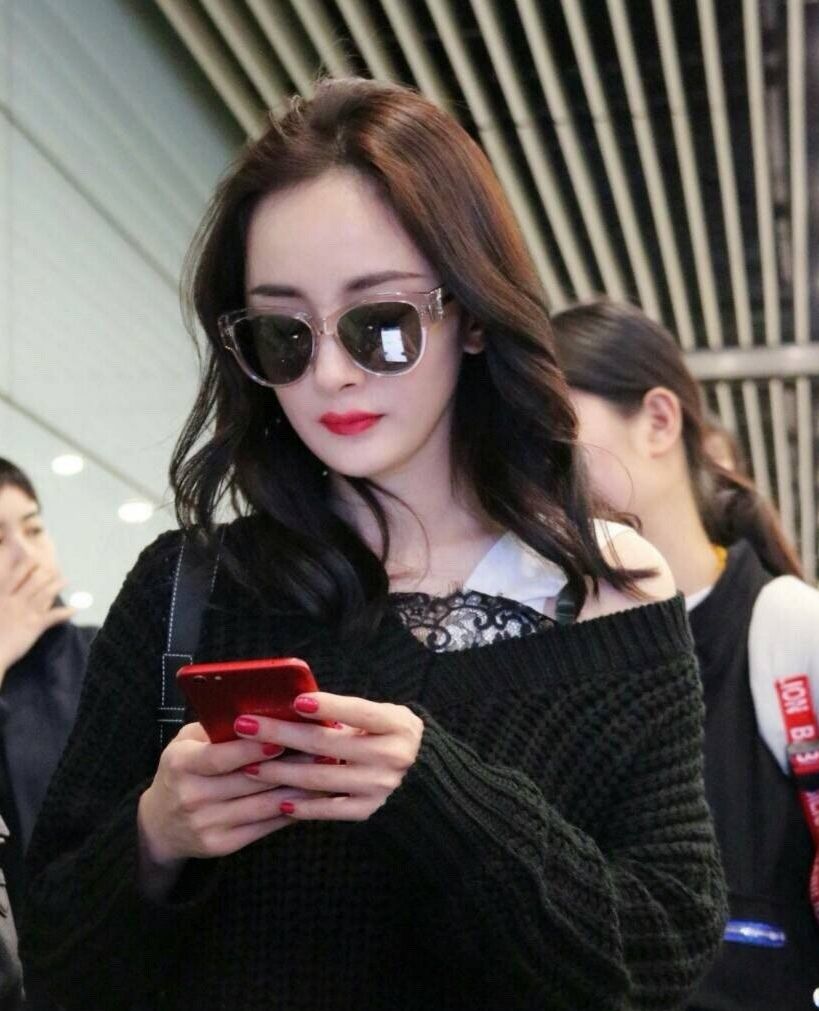 女星戴墨镜造型,刘亦菲杨幂迪丽热巴杨紫谁最酷?