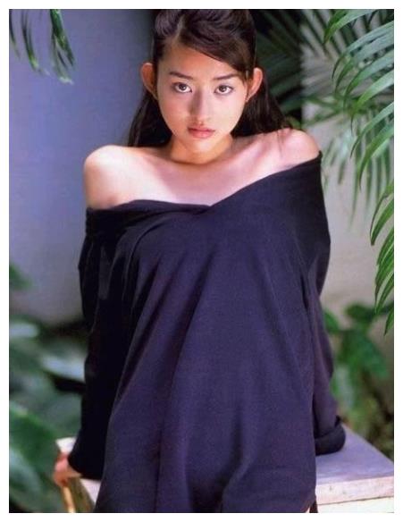 她曾是90年代玉女掌门人,巅峰时美若天仙,只可惜如今美人迟暮