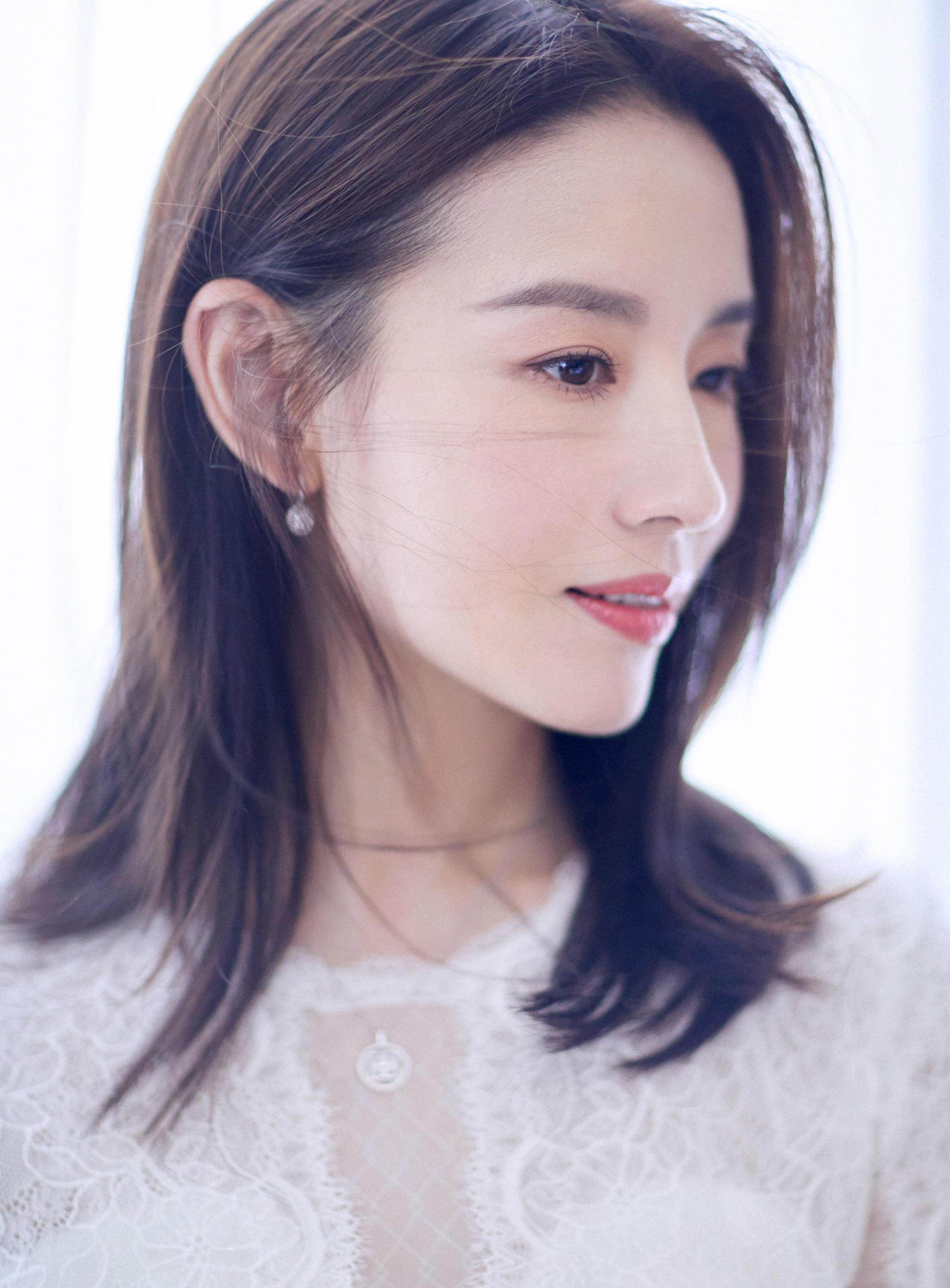 气质女神董洁:第5328期时尚潮流美图欣赏