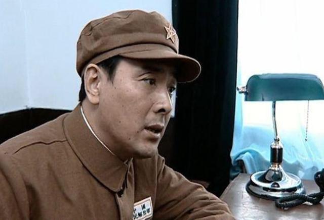 亮剑丁伟已经当上纵队司令了为何却是少将军衔看完便知