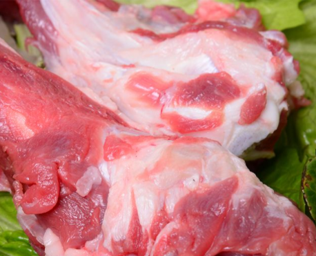 买猪筒骨时挑前腿还是后腿区别很大买错浪费钱没营养