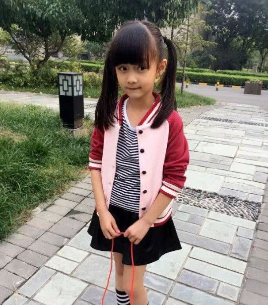 可爱的内地小童星纪姿含