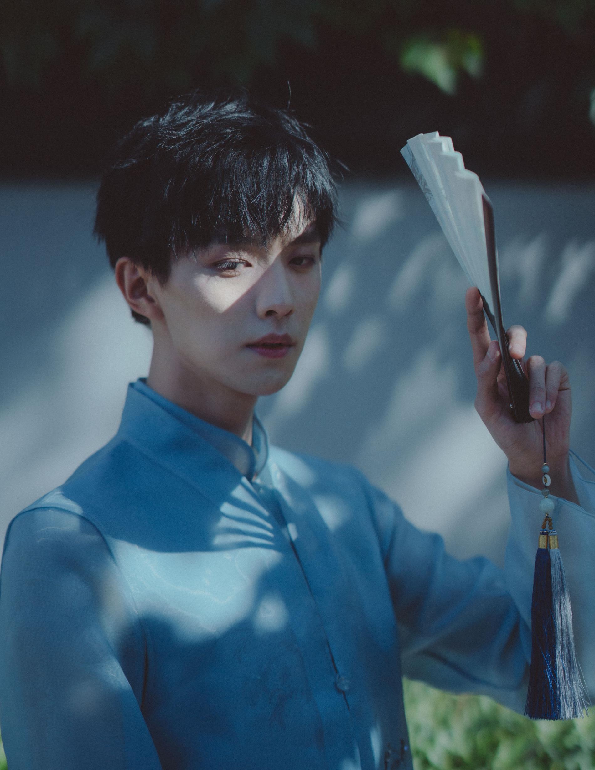 妖扬的气质太好了,身穿国风服饰英俊又帅气,气质一般人真比不了_高清