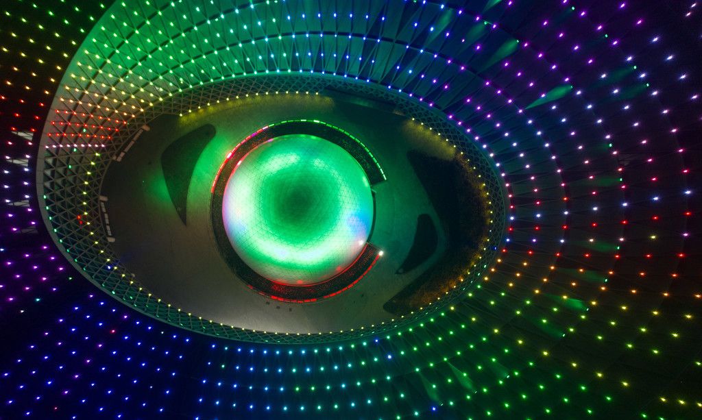 5000盏灯点亮"探索之眼" 小鸟巢绽放科技之光