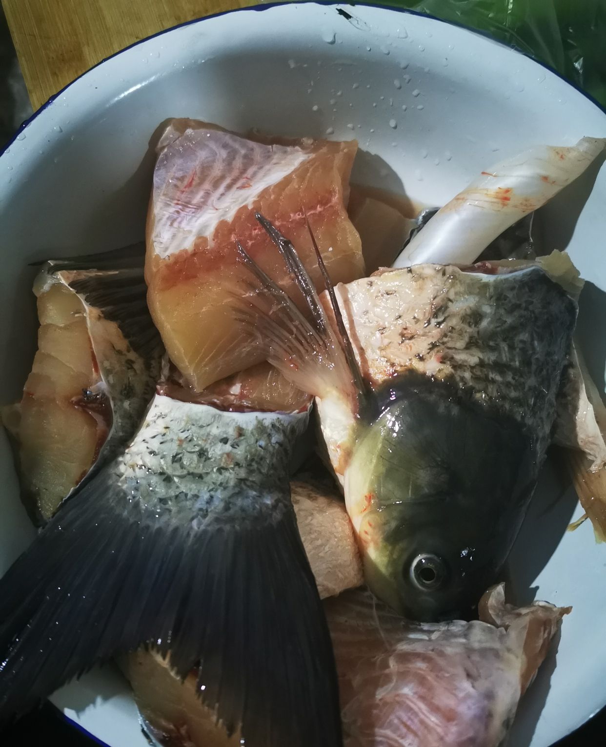 舌尖上的美味:铁锅炖野生花鲢_高清图集_新浪网