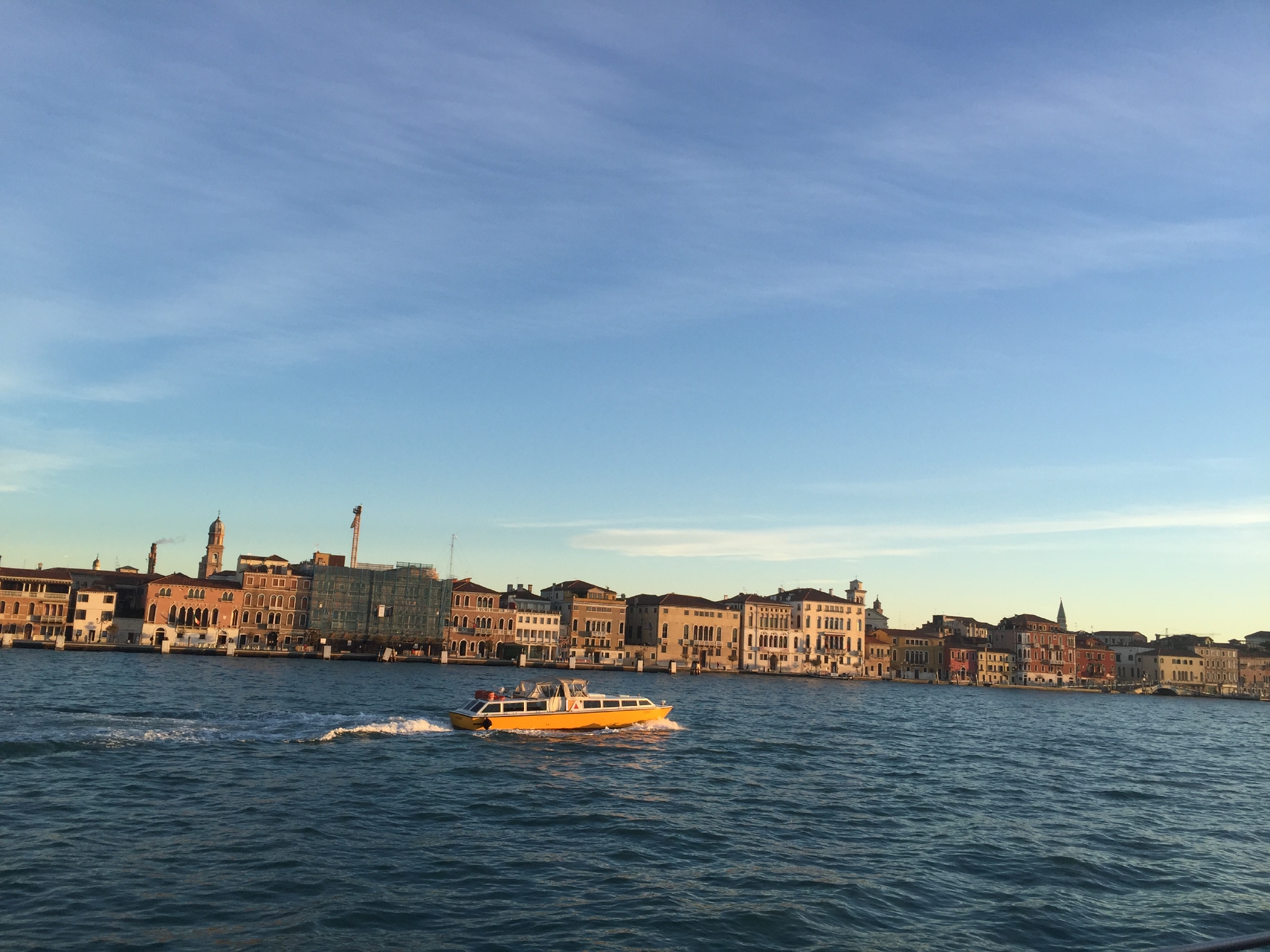 美联储加息25个基点，中概股暴涨，市场最悲观的时刻结束了吗？休闲区蓝鸢梦想 - Www.slyday.coM