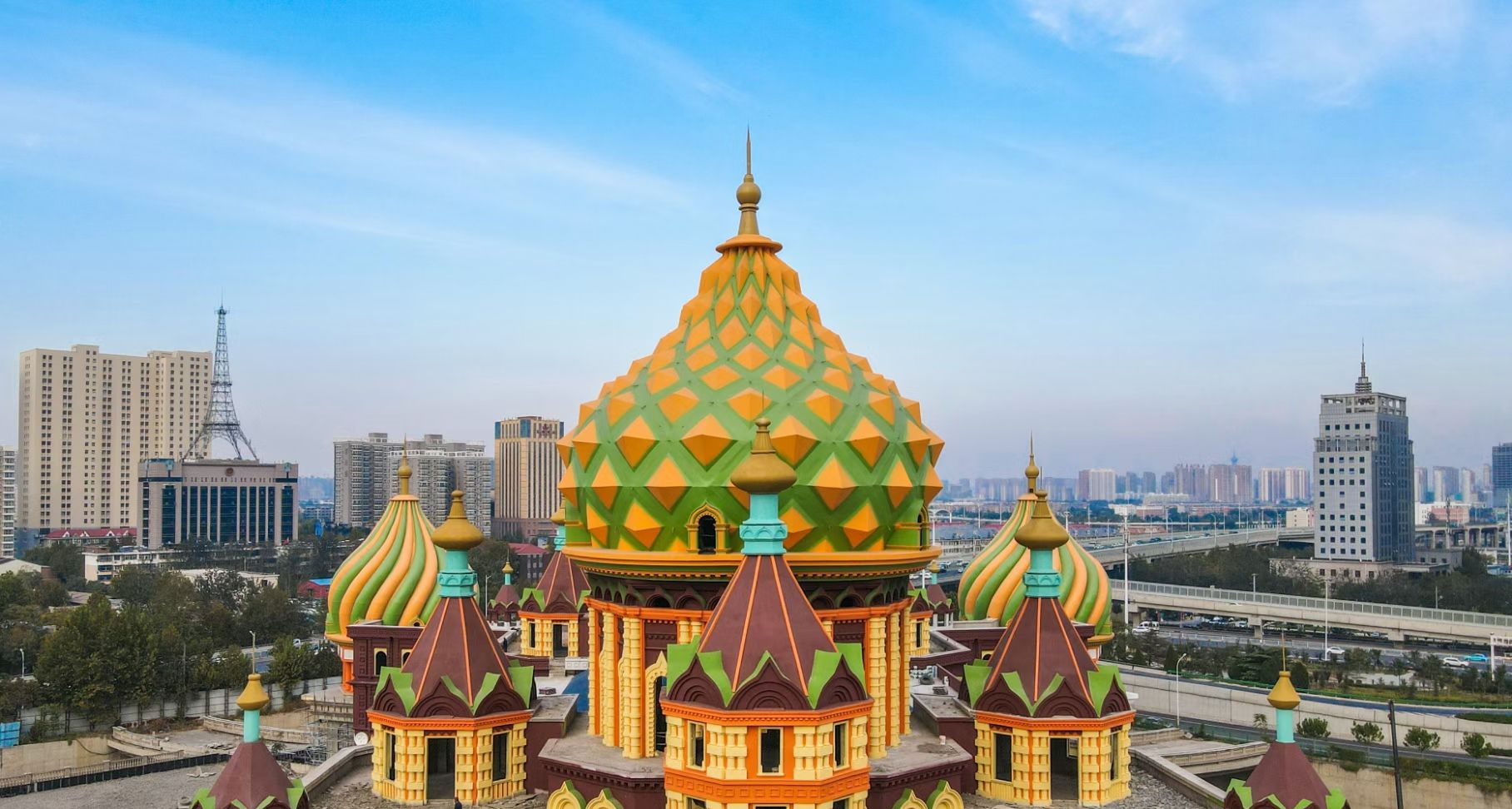 石家庄最大烂尾楼祥云国际几天一个样,不愧是中国最美烂尾楼