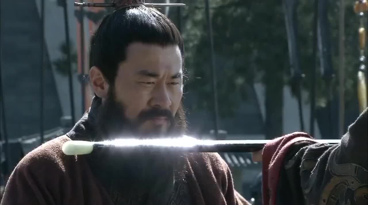 新三国曹操倾城讨伐袁绍担心吕布搞偷袭荀彧吕布不会