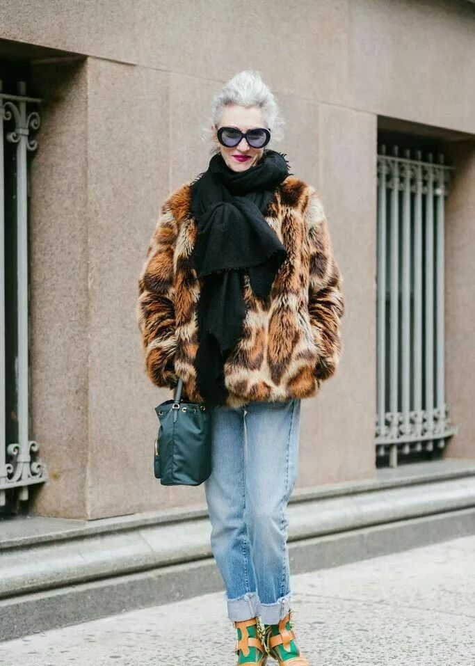 这个70岁的美国老奶奶,展现了优雅摩登的时尚美_高清图集_新浪网