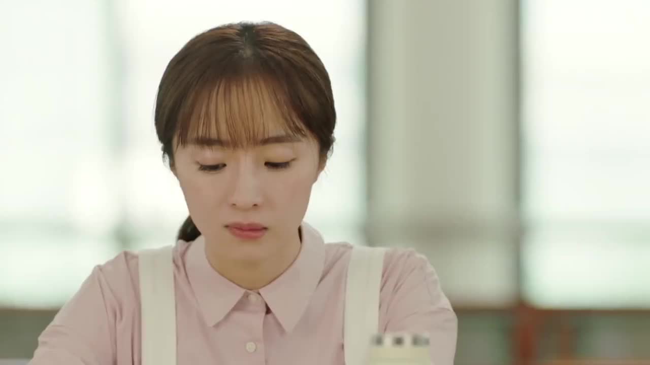 暗恋橘生淮南:胡冰卿饰演洛枳,弱质纤纤,如邻家姐姐一般