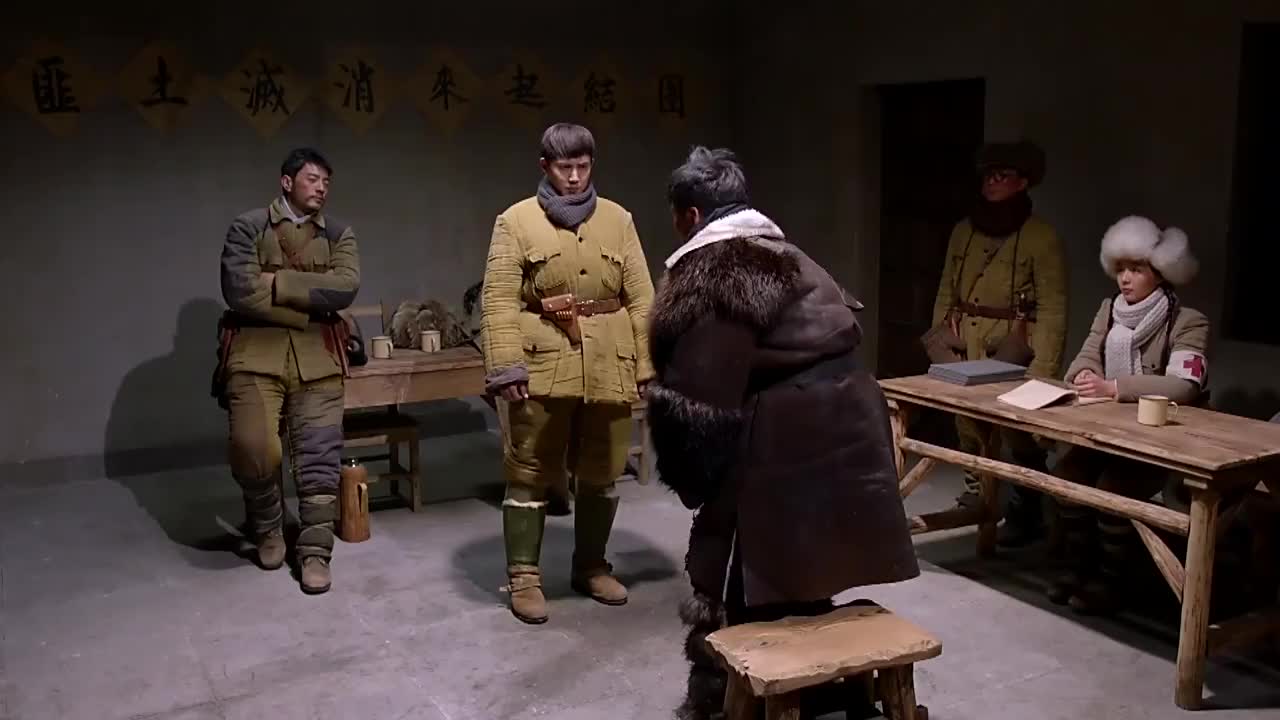 林海雪原一撮毛不愧是威虎山脑力担当被抓住脑子反应真快