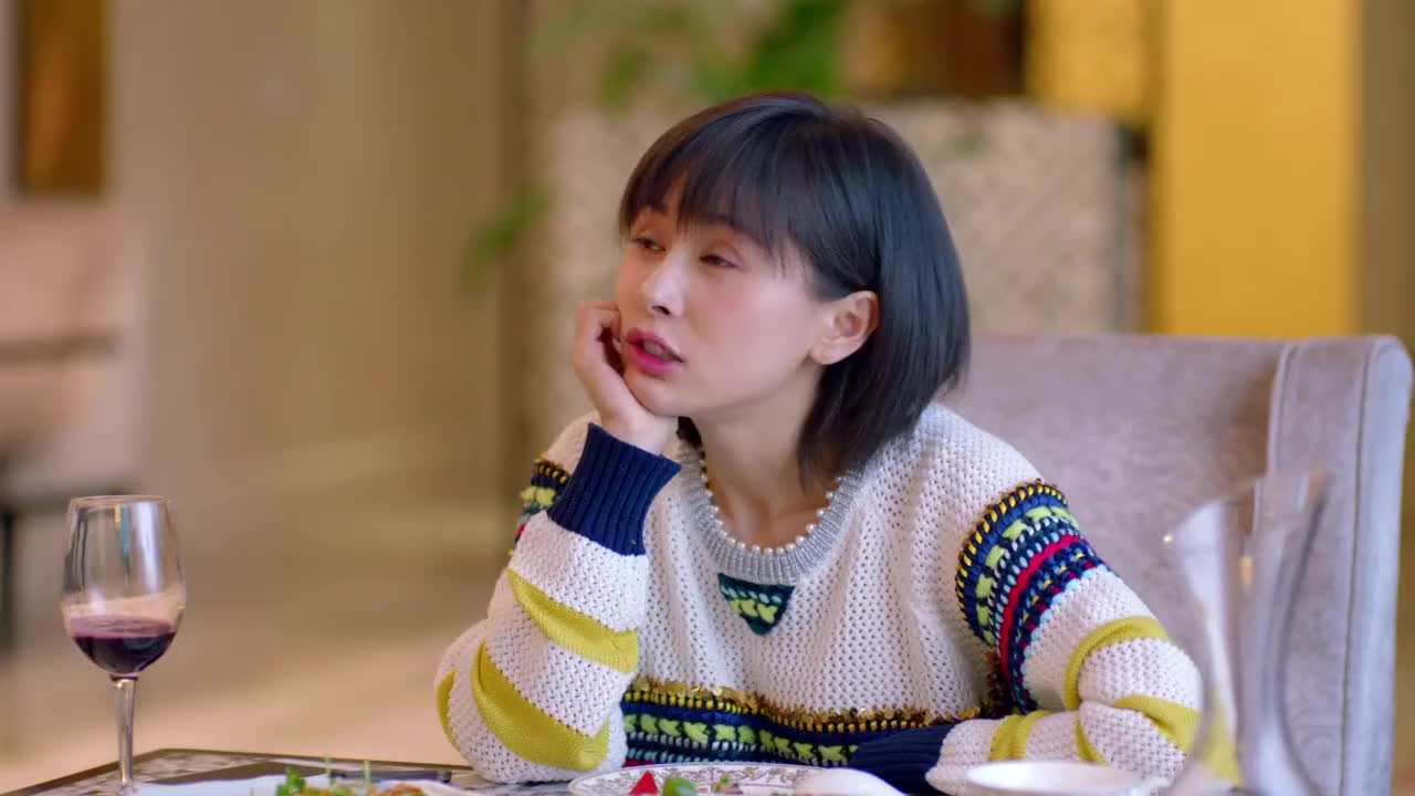 欢乐颂小曲为了刺激赵医生逼包总和她秀恩爱安迪反应太逗