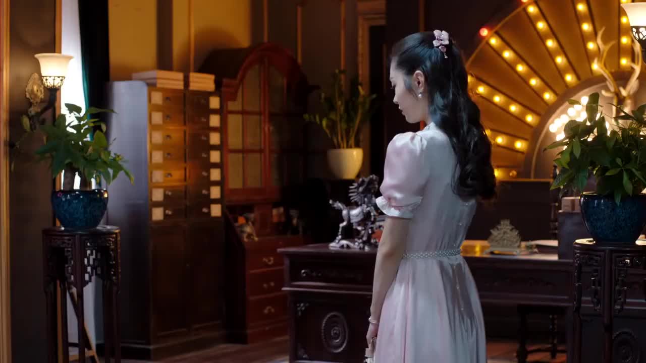 小楼又东风韩寿民担心晗芝没发现自己对晗芝的喜欢又要错过