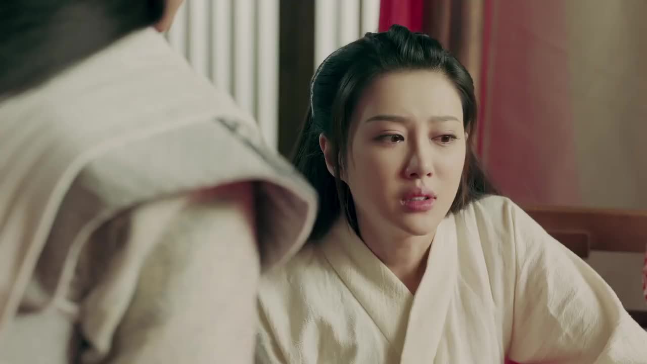 唐砖辛月想要自杀让云烨拉了回来不能让卢家绝后