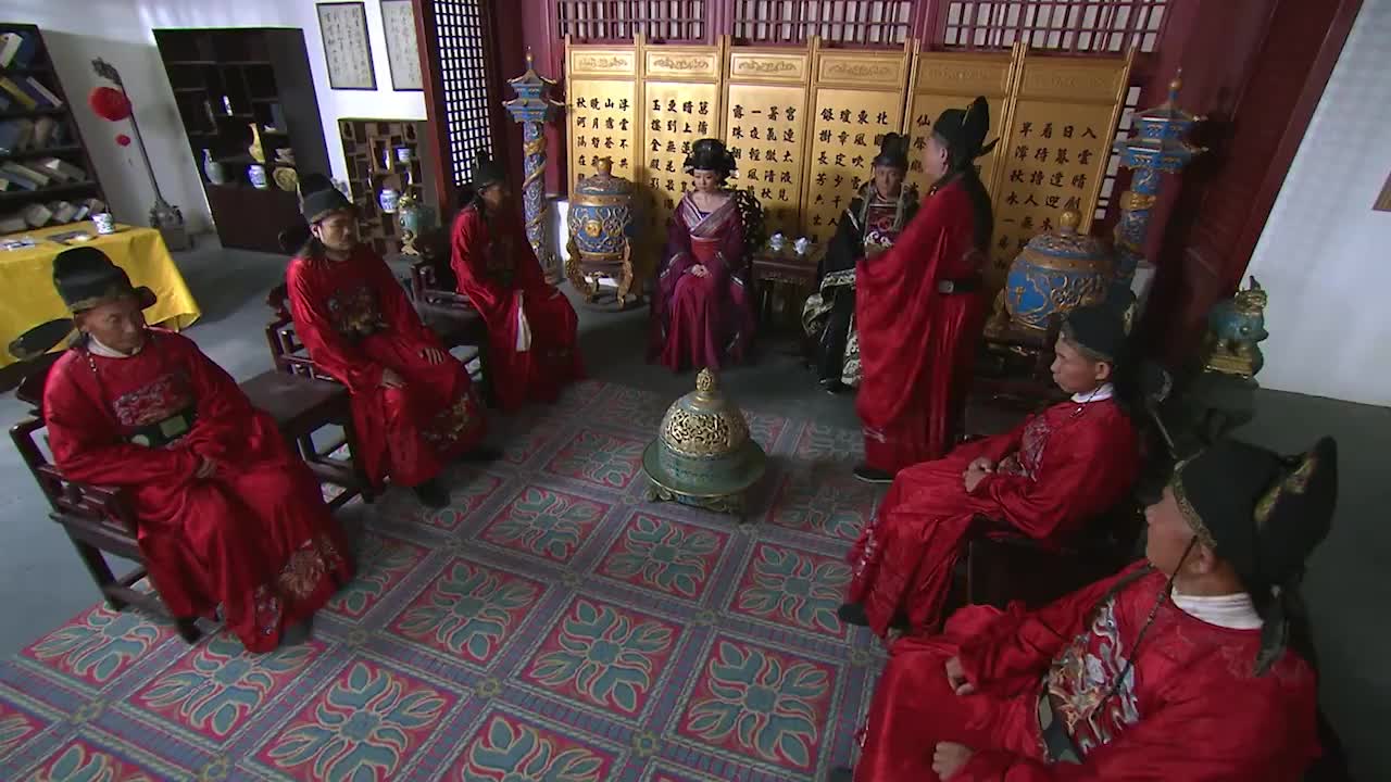 明珠游龙大臣提议废除皇后重新立后这不便是正中客氏下怀吗