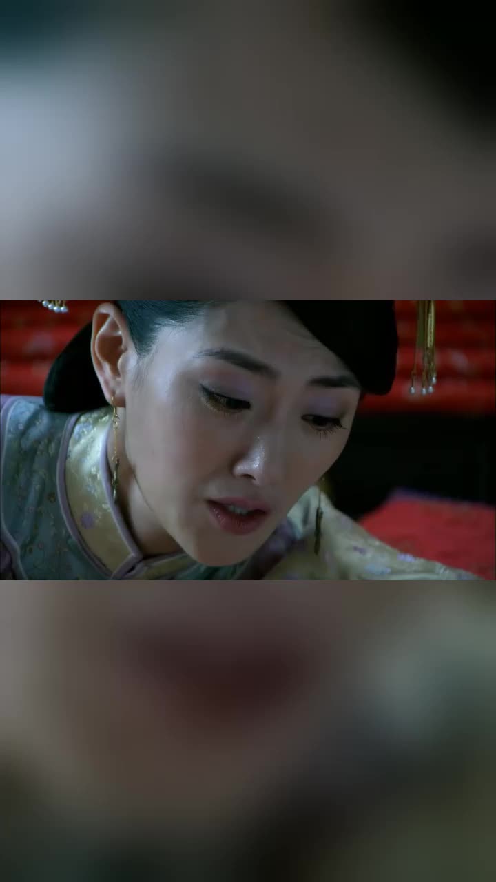 打狗棍格格和自己刚刚出生的孩子说话说几句就哭了1