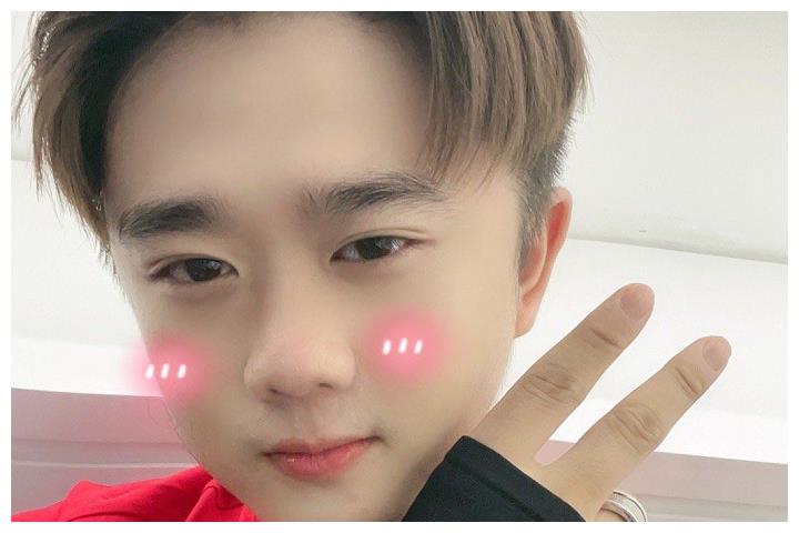 赵梦澈收到一张画就痛哭流涕赵梦澈第一次讲出心里故事