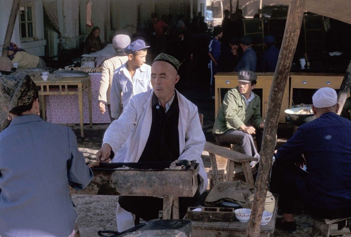 老照片:1985年的吐鲁番,真实的异域生活风情