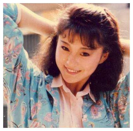 李赛凤衣柜藏干儿子被捉现行丈夫安全套还热乎着