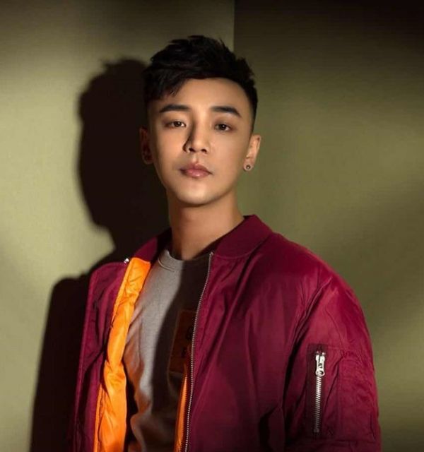 演员曹璐,初冬帅气休闲图片,展现多样魅力