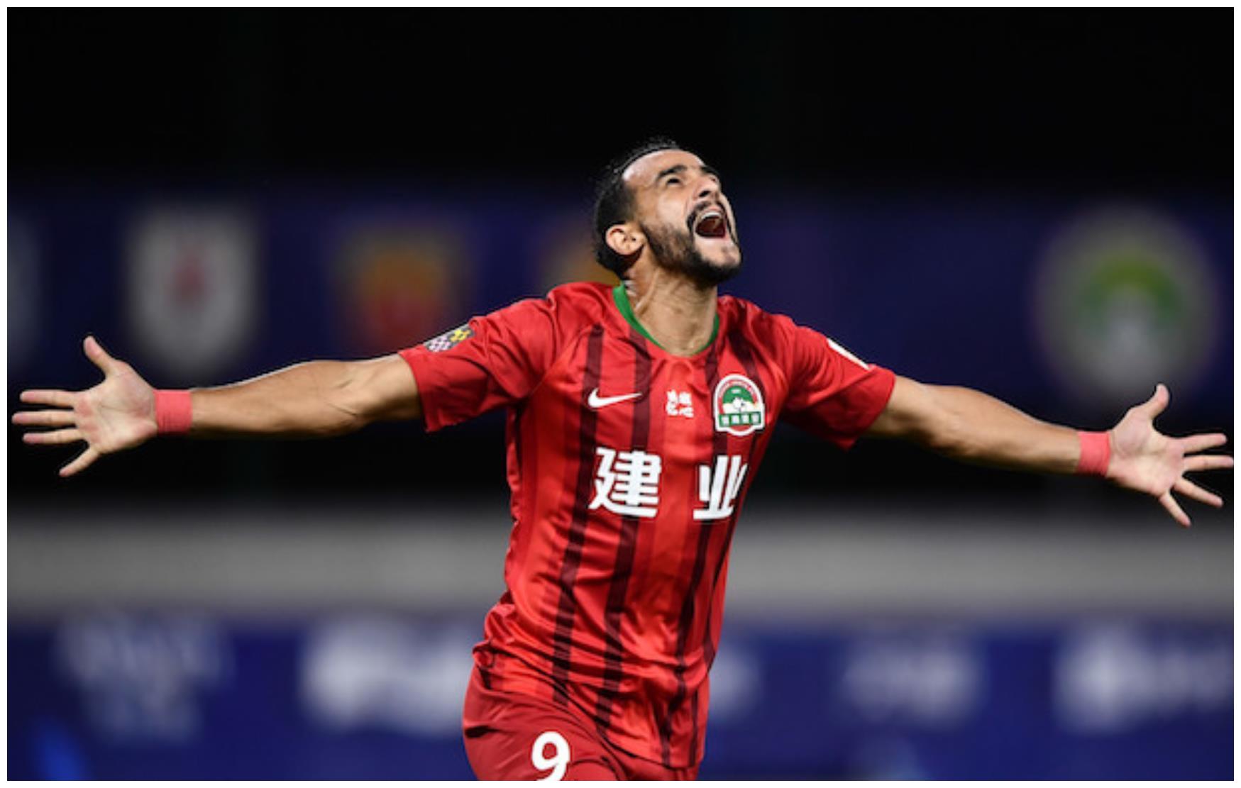 中超再现世界波红牌!江苏苏宁逆转河南建业!