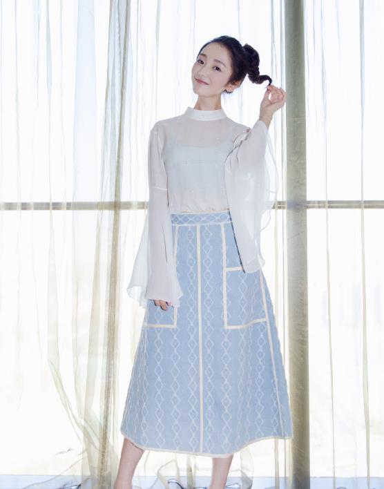 肖燕穿搭风俘获多少关注穿对衣服看起来年轻十岁你爱了吗