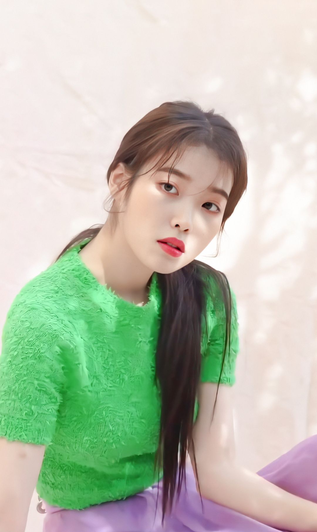 南韩明星李智恩(iu),甜美迷人,清纯靓丽