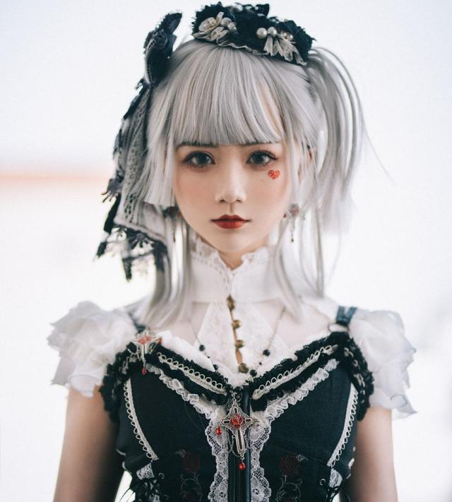 "公主切 双马尾"甜美又时尚,完美表现发型美,展现不同的美丽