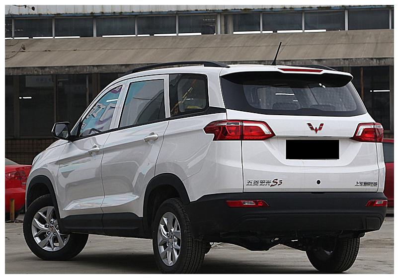 5万多的五菱suv,使用7座布局,国六排放,比铃木北斗星更靠谱?