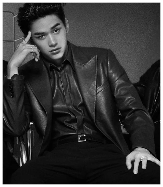 黄旭熙lucas演绎硬汉版白雪公主!比女人还美!我心动了!真的!