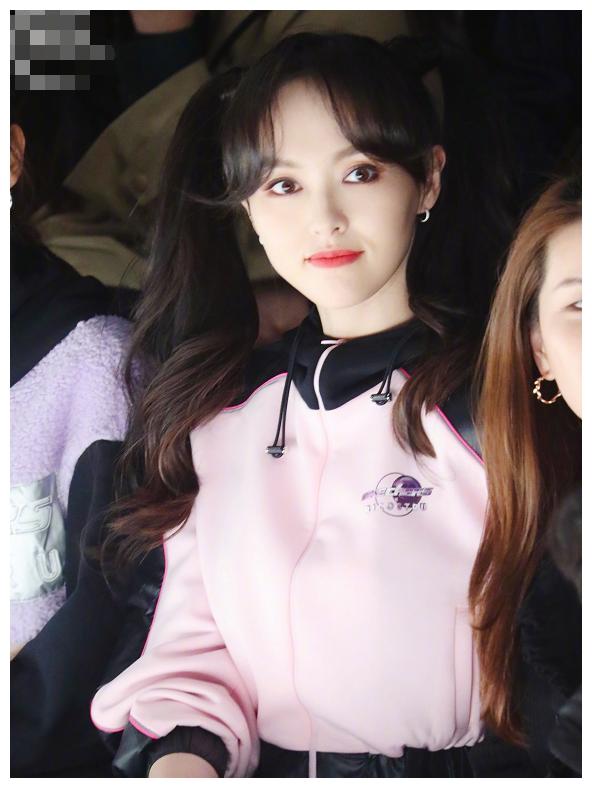 37岁唐嫣双马尾亮相活力动人似18少女却被网友看成郑爽