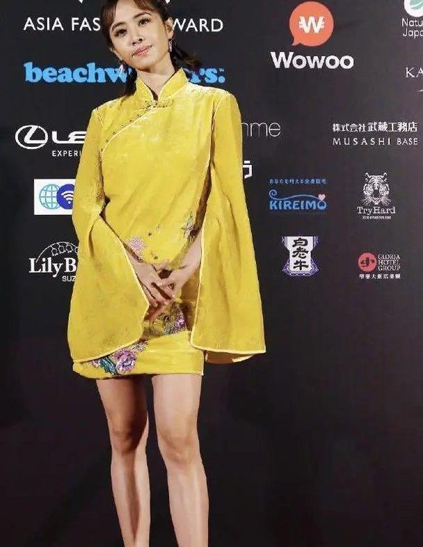 蔡依林带火了一种旗袍,叫上面"阔太"下面"少女",优雅又气质