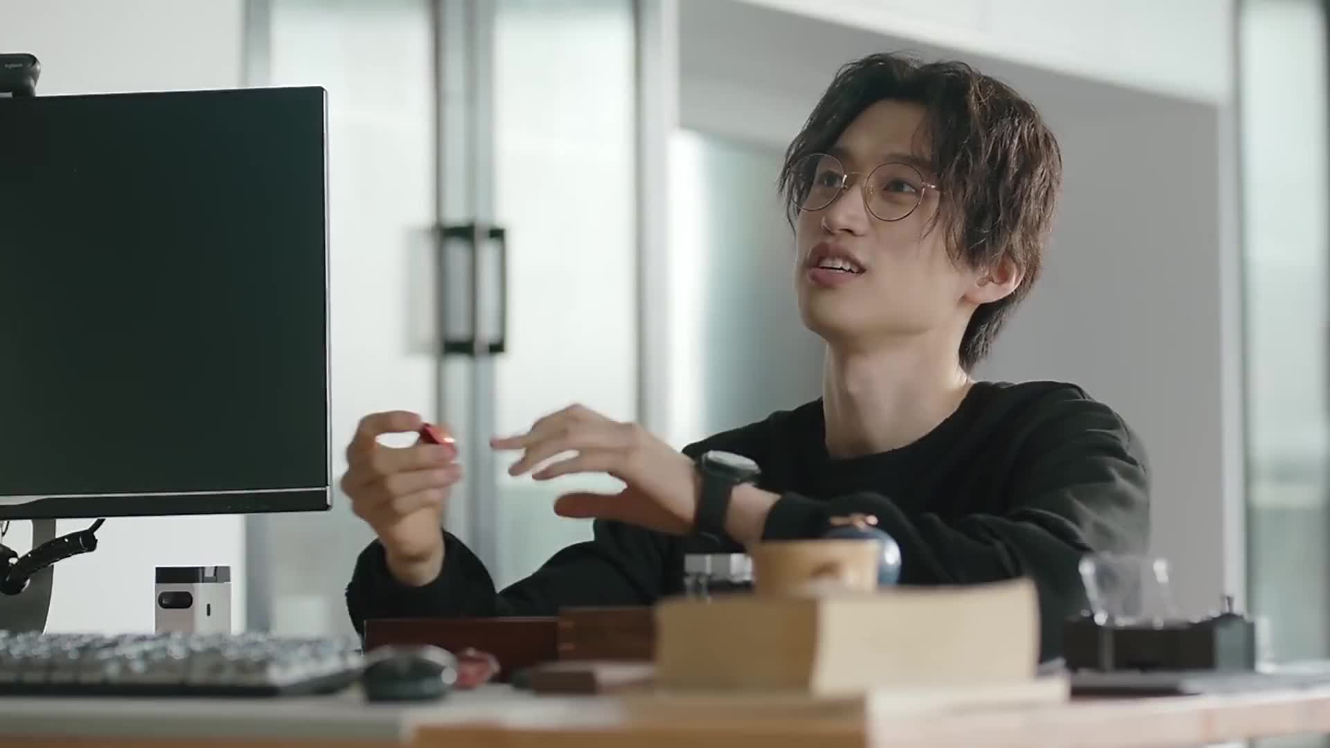 简言的夏冬:简言看资料,在浴缸里睡着,谁知夏冬的做