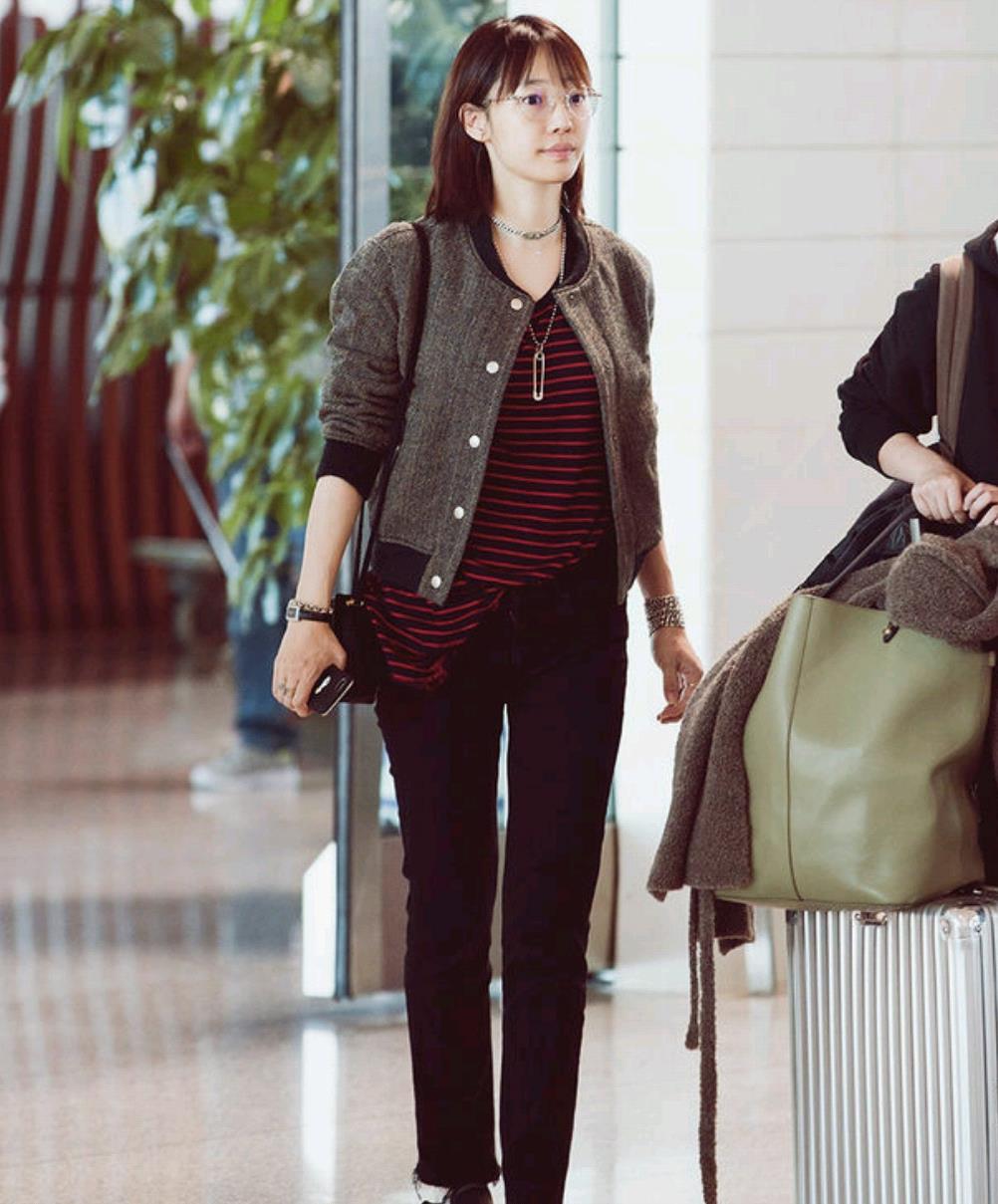 白百何瘦后美得惊艳穿西服搭配牛仔裤简约干练高级感满满