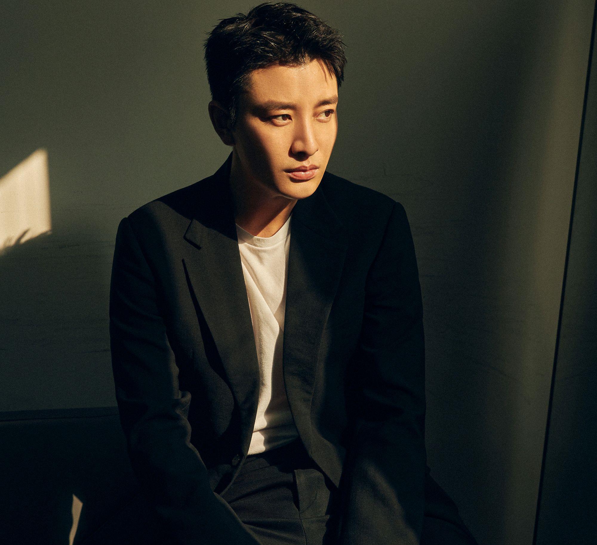 在这6位嘉宾中,贾乃亮的变化感非常高,在家人悲痛之后,他很少出现