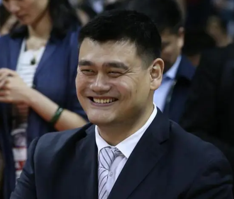 恭喜姚明入选FIBA篮球名人堂，带队打出中国男篮奥运最好成绩__财经头条