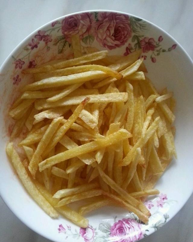 薯条怎么炸才能不软肯德基大厨教你一招炸出来的薯条外焦里嫩