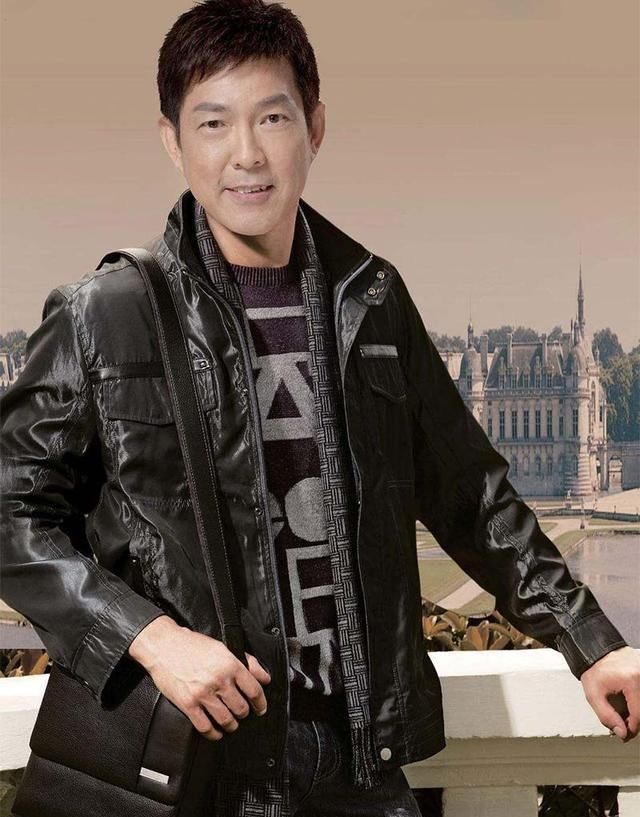 香港七小福现状,最看好的不出名,成龙洪金宝老态尽显,元彪发福__财经