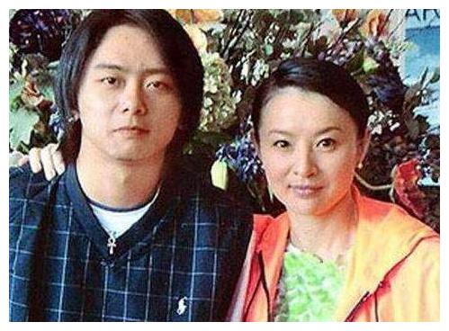 李赛凤衣柜藏干儿子被捉现行丈夫安全套还热乎着